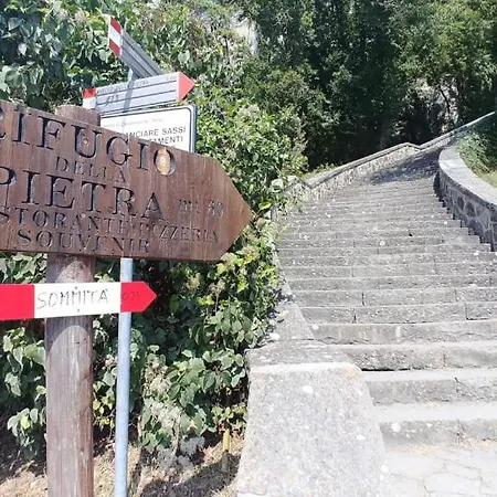 Rifugio Della Pietra * カステルノーヴォ・ネ・モンティ